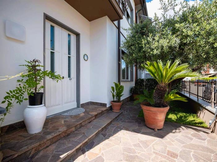 Casa con 6 locali in vendita in Via San Lorenzo, San Martino San Lorenzo, Campi Bisenzio
