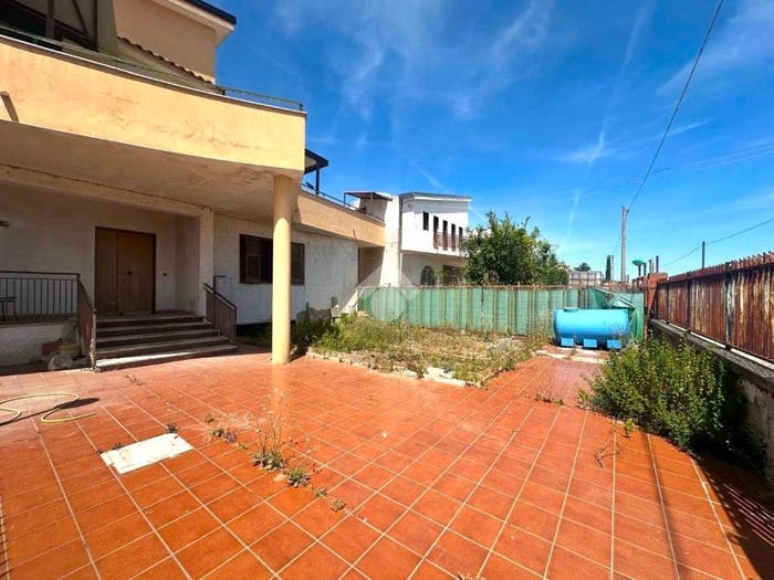 Appartamento con 6 locali in vendita in Via venezia, Pinetamare, Castel Volturno