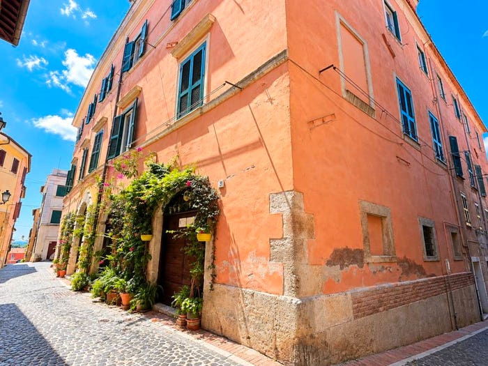 Appartamento quadrilocale in vendita in Via Dante Alighieri, Centro Storico, Monterotondo