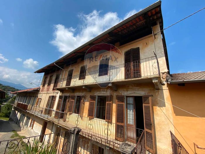 Casa con 6 locali in vendita in Fraz Campalvero, Casapinta