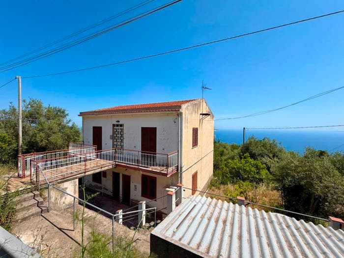 Casa con 6 locali in vendita in Case Pileci, Gioiosa Marea