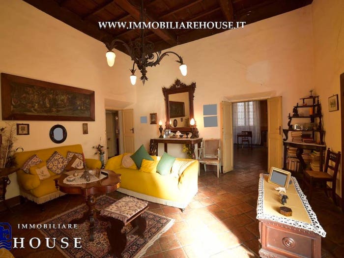 Appartamento con 6 locali in vendita in Corso Camillo Benso di Cavour, Bolsena