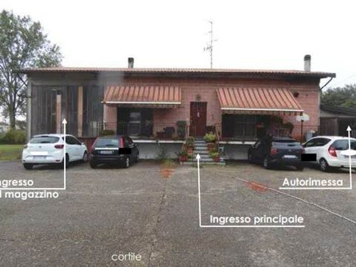 Casa quadrilocale in vendita in Cantone Cerreto, Cantone Cerreto Santa Maria Del Tempio, Casale Monferrato