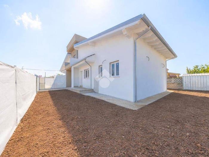 Casa trilocale in vendita in Via Sant'Elpidio a mare, Corcolle, Roma