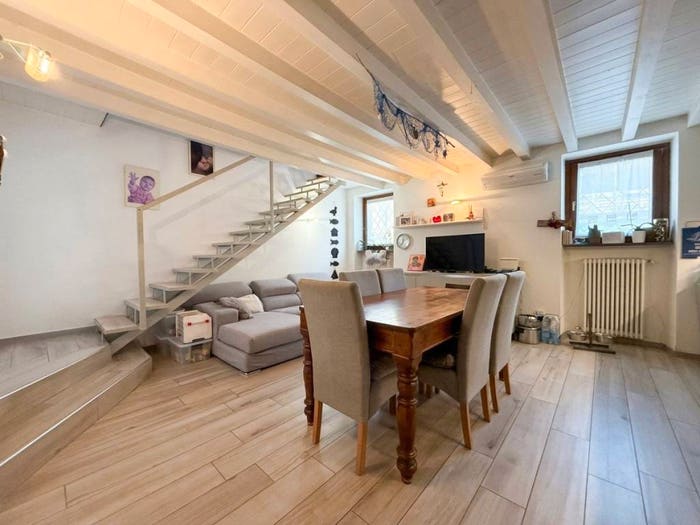 Casa quadrilocale in vendita in Stezzano