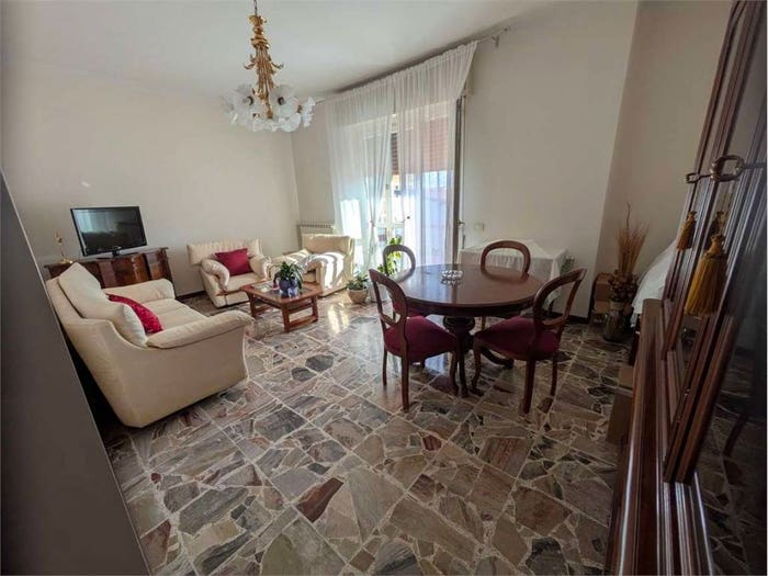 Appartamento con 5 locali in vendita in via chiari, Castelcovati