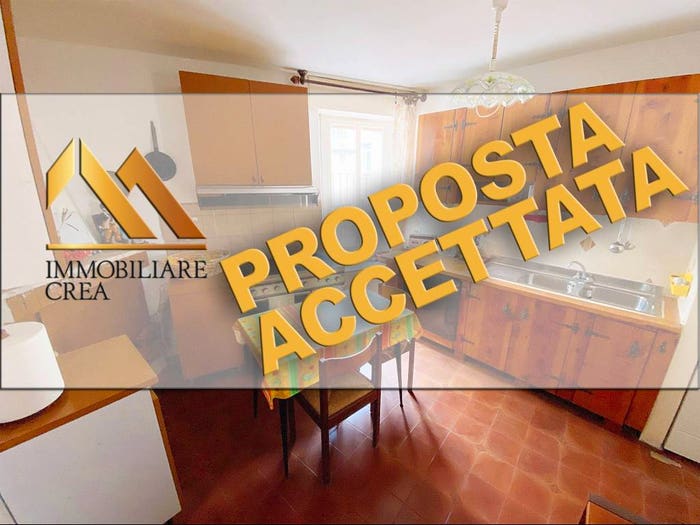 Appartamento trilocale in vendita in Via Giuseppe Garibaldi, Vallefiorita
