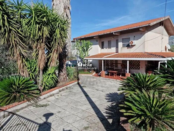 Casa con 6 locali in vendita in Via Torretta, Carini