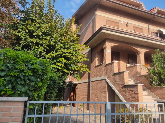 Casa con 6 locali in vendita in Via Brescia, Centro, Formigine
