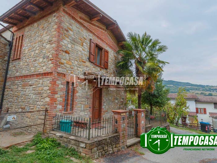 Appartamento quadrilocale in vendita in Via Trebbia, Quadrelli, Travo