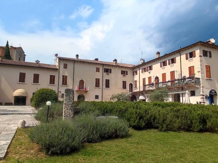Appartamento trilocale in vendita in Piazza Risorgimento, Calmasino, Bardolino