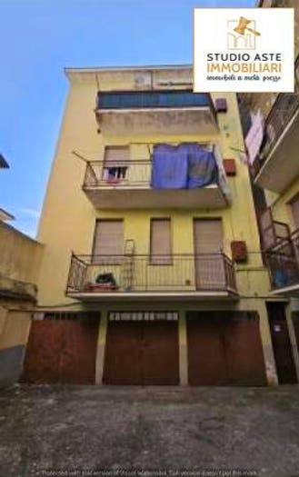 Appartamento quadrilocale in vendita in Via Montebello, Infrangibile, Piacenza