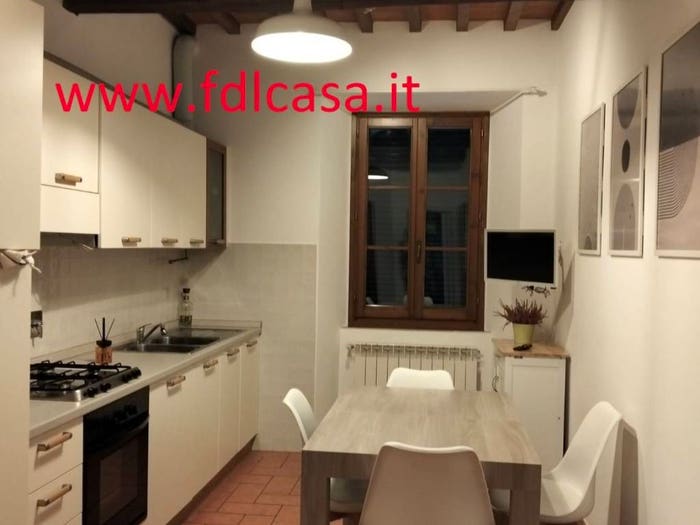 Appartamento trilocale in vendita in Via Chiarenti, Centro, Montaione