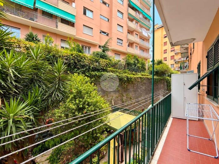 Appartamento quadrilocale in vendita in Via dei reggio, Multedo, Genova