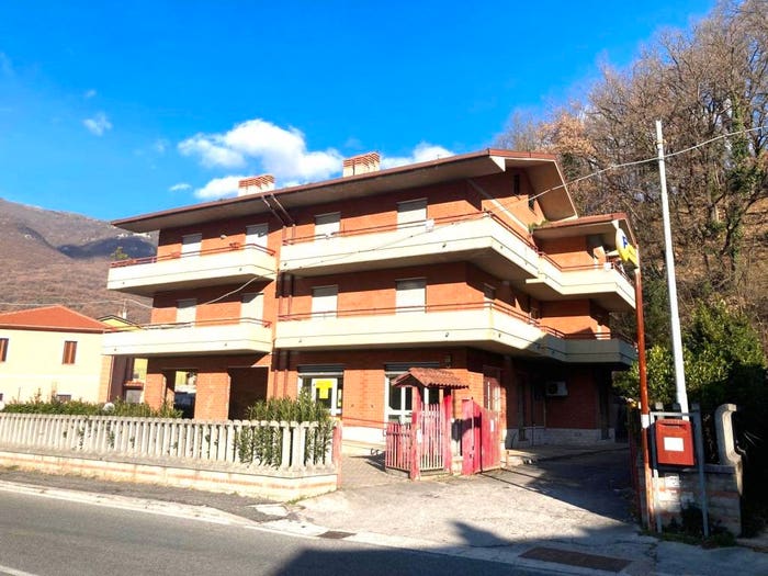 Appartamento quadrilocale in vendita in Via Salaria, Centro, Castel Sant'Angelo