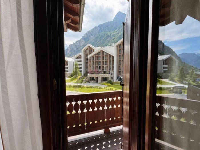 Appartamento quadrilocale in vendita in Strada LarzeyEntrèves, Centro, Courmayeur