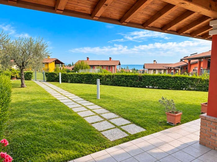 Appartamento trilocale in vendita in Via Ri Fiochel, Centro, Padenghe sul Garda