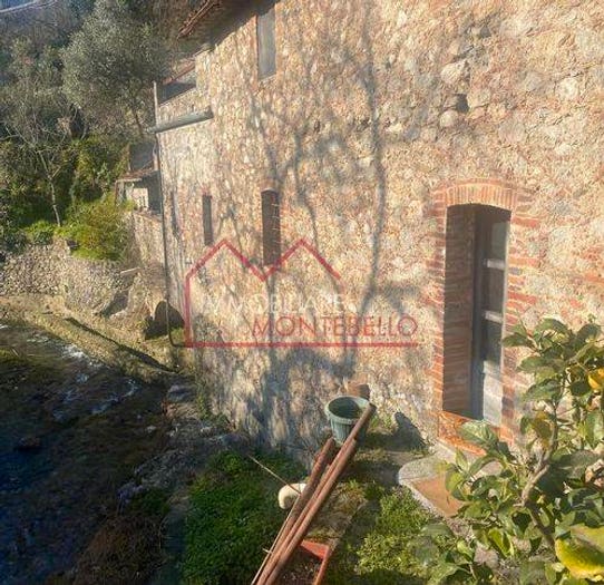 Casa con 6 locali in vendita in Via Gallena, Camaiore Paese, Camaiore