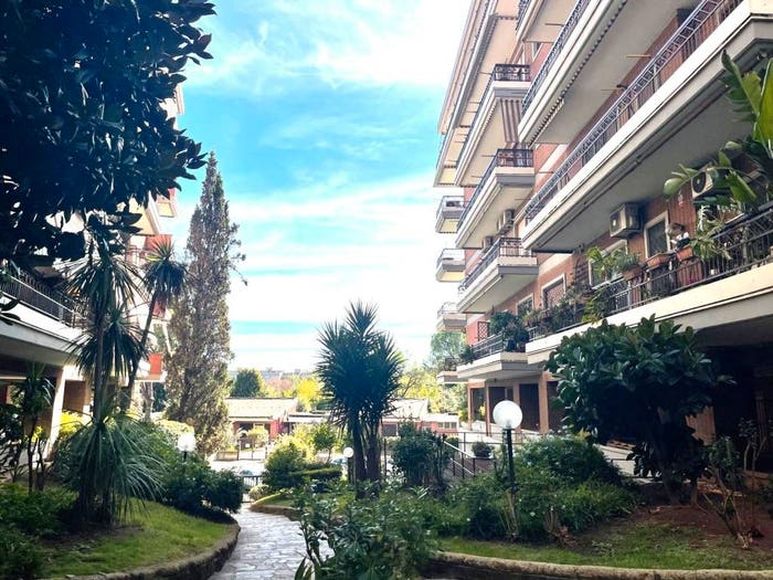 Appartamento con 6 locali in vendita in Piazzale Roberto Ardigò, Ardeatino Montagnola, Roma