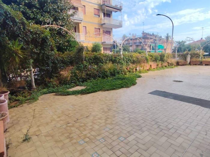 Appartamento con 6 locali in vendita in Via F Petrarca, Centro, Loano