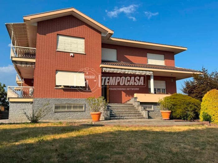 Appartamento con 6 locali in vendita in Via Fiano, Robassomero