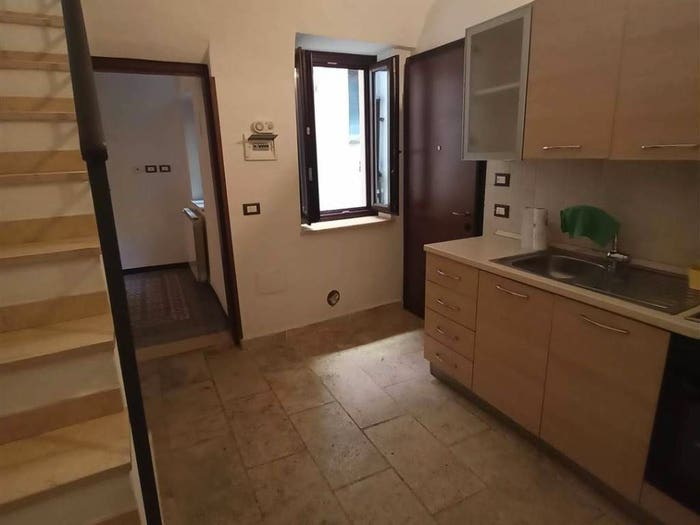 Appartamento trilocale in vendita in VICOLO CANTONE, Dolceacqua