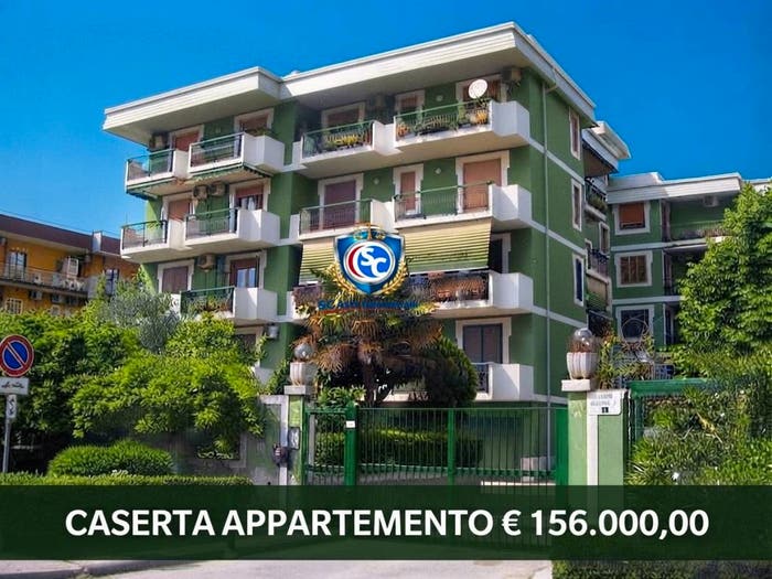 Appartamento trilocale in vendita in Via Francesco Petrarca, Centurano, Caserta