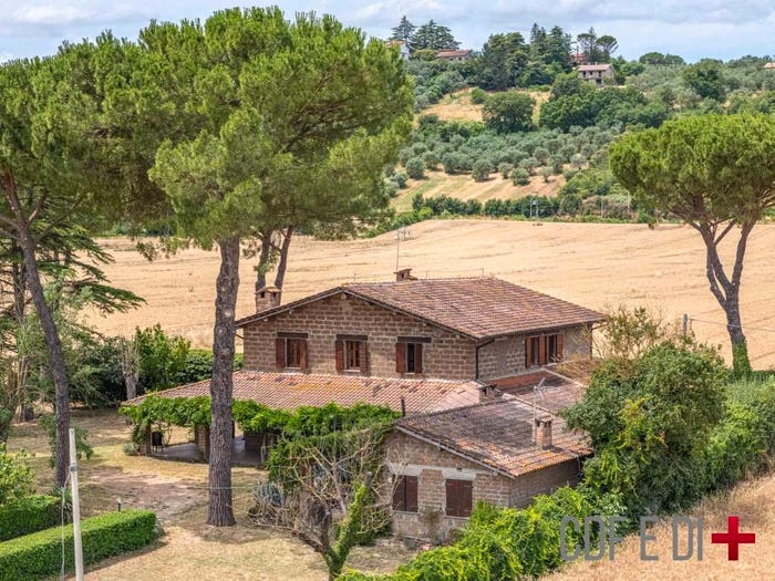 Casa con 6 locali in vendita in Strada Provinciale Graffignanese, Graffignano