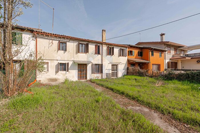 Casa con 5 locali in vendita in Via Guglielmo Marconi, Morgano