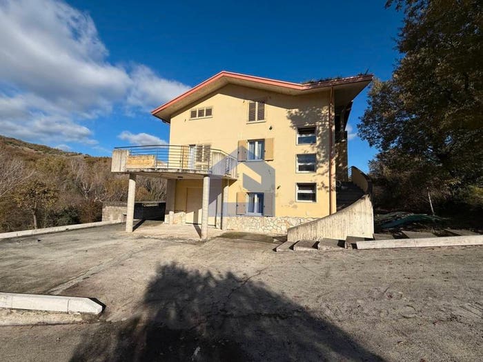Casa con 6 locali in vendita in Contrada Vallefini, Gessopalena
