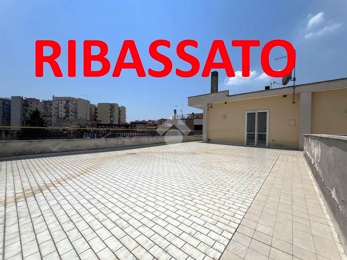 Appartamento con 6 locali in vendita in Via Alfonso Lamarmora, Centro, Casoria