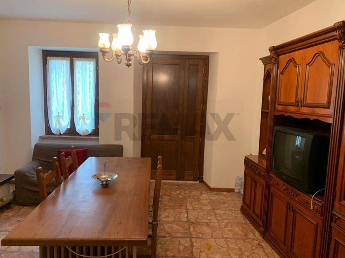 Casa quadrilocale in vendita in Villamagina, Sellano