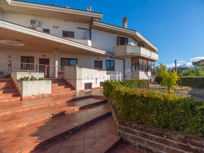 Casa con 6 locali in vendita in Via della Sorgente, Città Sant'Angelo