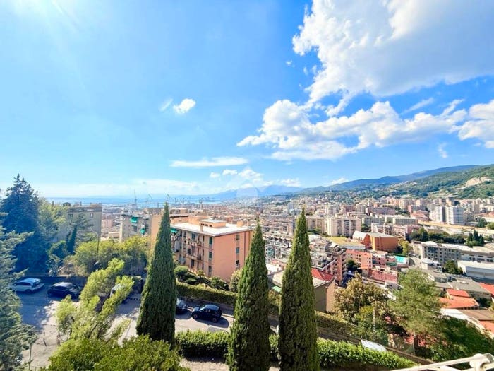 Appartamento quadrilocale in vendita in V Antonio Sant'Elia, Sestri Ponente, Genova