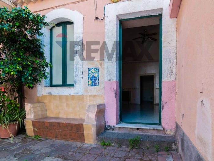 Casa bilocale in vendita in Via lettighieri, Centro Storico, Acireale