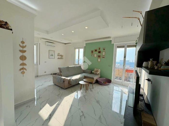 Appartamento con 5 locali in vendita in Via bordone, Cornigliano, Genova