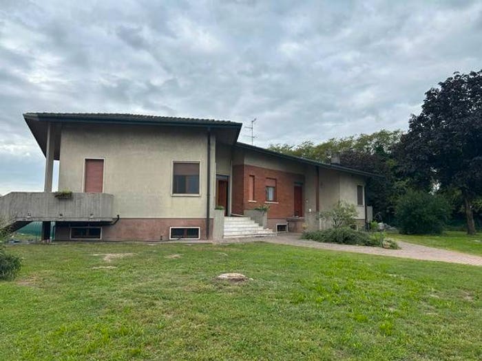 Appartamento trilocale in affitto in Via IsolaltaAzzano, Vigasio