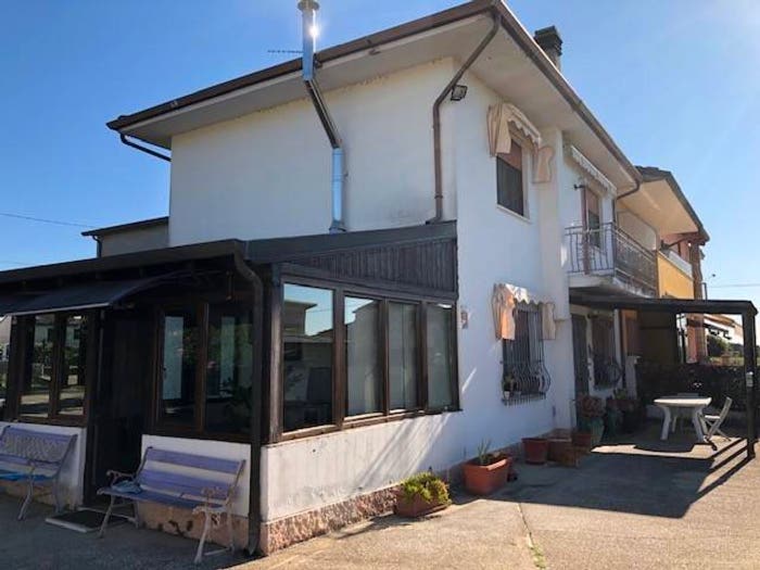 Casa con 5 locali in vendita in Sabbioni Zampine, Stienta