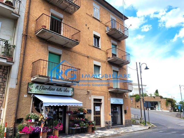 Appartamento quadrilocale in vendita in Via Giacomo Matteotti, Centro, Bagnoregio