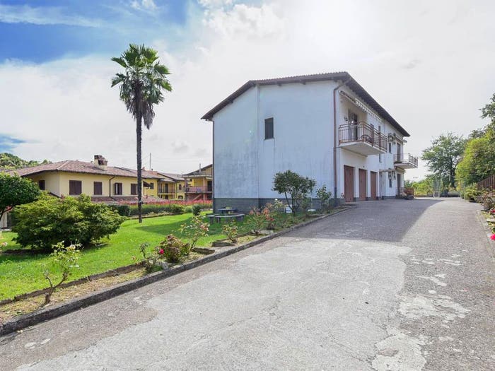 Appartamento quadrilocale in vendita in Via Monte Cervino, Albiolo