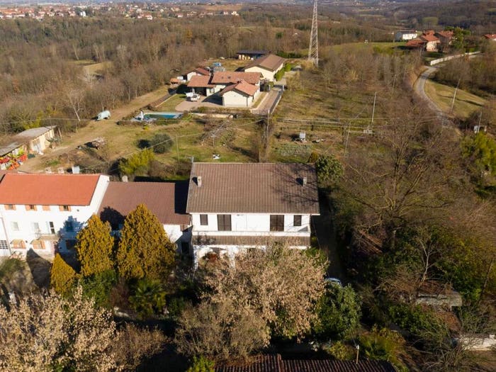 Casa con 6 locali in vendita in Frazione San Sebastiano, Valfenera