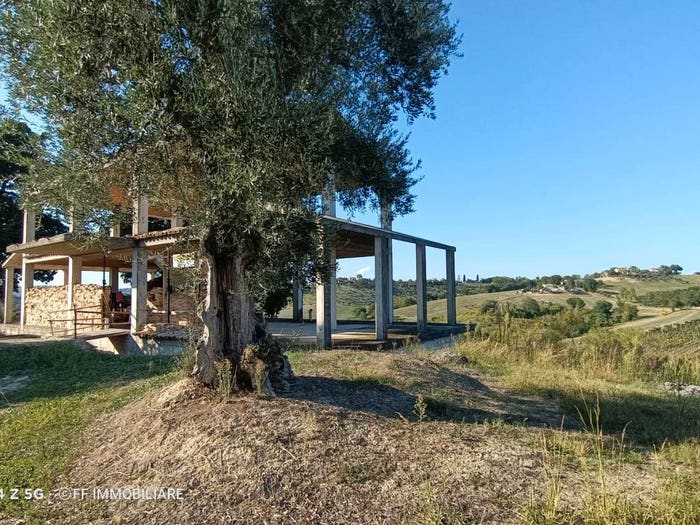 Casa con 6 locali in vendita in Contrada Ponte Tavole, Corridonia