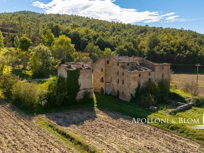 Casa con 6 locali in vendita in Città di Castello