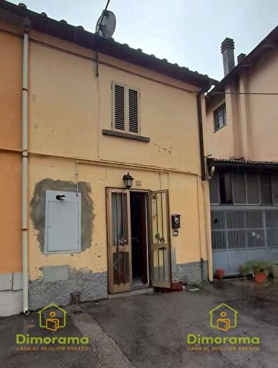 Casa quadrilocale in vendita in Via Borgo di Casale n, Vergaio Tobbiana, Prato