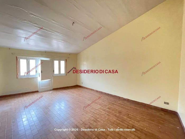 Casa con 6 locali in vendita in Via Risorgimento, Acquedolci