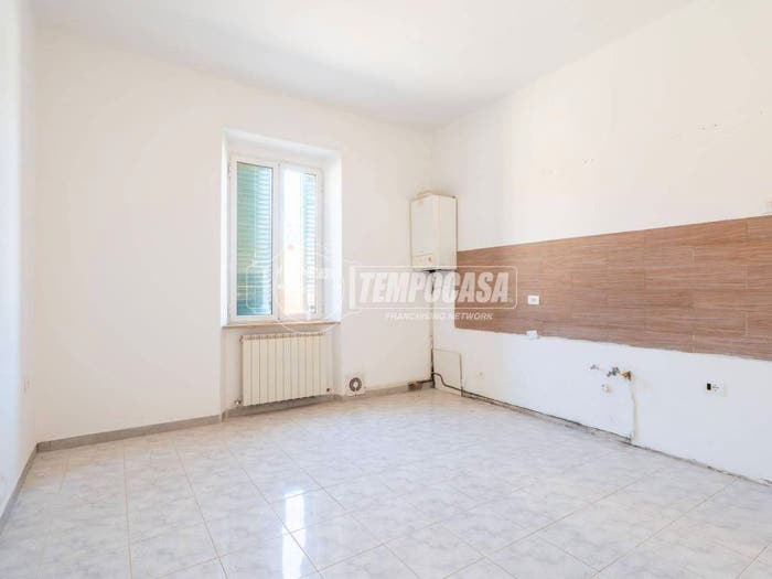 Appartamento trilocale in vendita in Borgata Poggetto Strada V, Centro, Piombino
