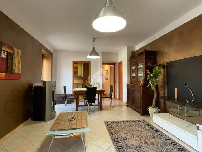 Appartamento quadrilocale in vendita in Via I Maggio, Canelli