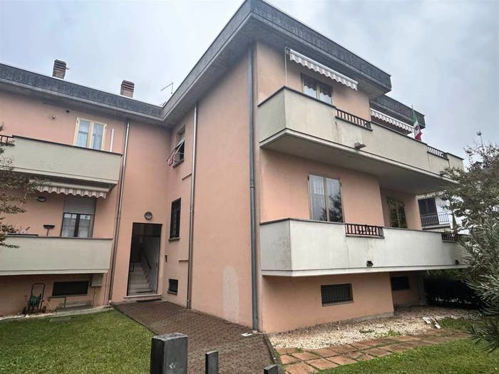 Appartamento trilocale in vendita in Centro, San Giorgio Piacentino