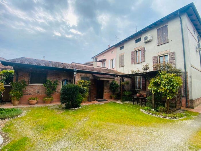 Casa con 5 locali in vendita in Centro, Quistello