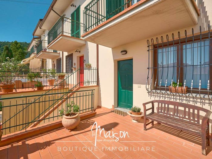Casa con 5 locali in vendita in Via Il Pino, Bacchereto, Carmignano
